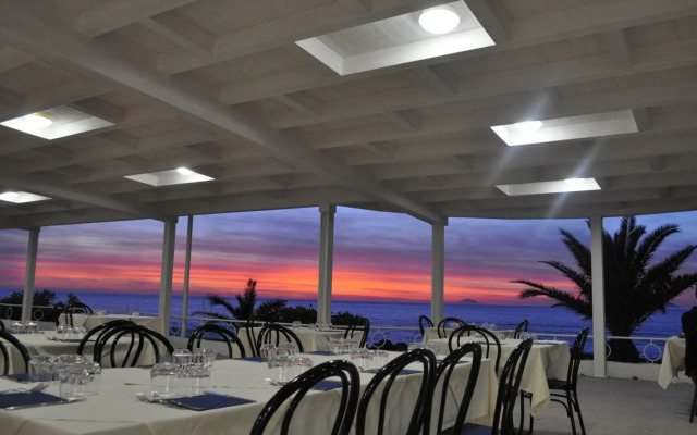 Hotel La Scogliera