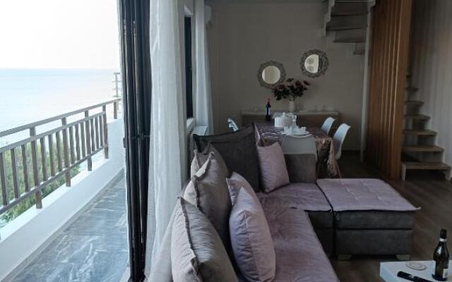 Blue Seaview Suites