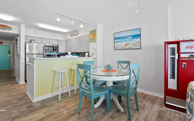 Palms Resort by Elliott Beach Rentals