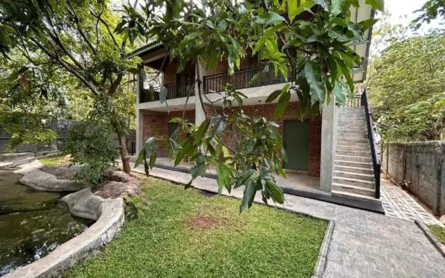 Moi Dambulla by DBI