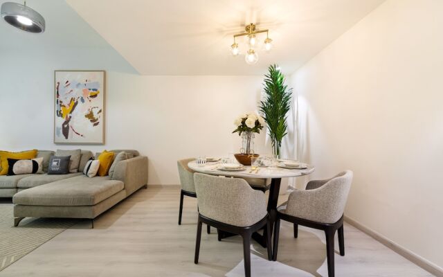 Maison Privee - Millennium Executive Tower