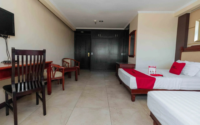 RedDoorz Plus @ Project 6 Quezon City