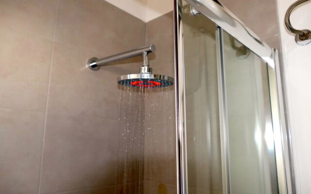 Penthouse Station Luxury Suites & Apts