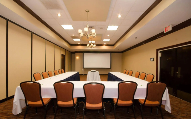 Quality Inn & Suites Downtown Mansfield