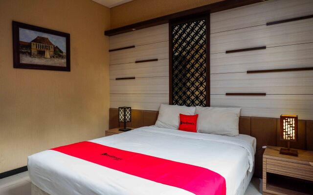 RedDoorz Plus Syariah near Manahan Solo