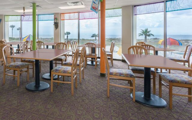 Days Inn & Suites by Wyndham Jekyll Island