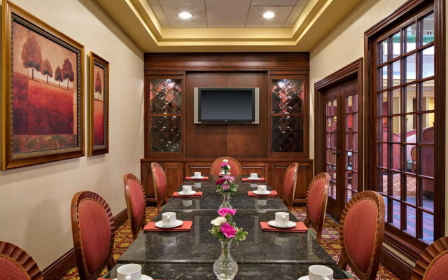 Radisson Hotel Cedar Rapids