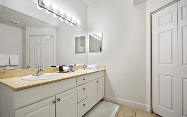 Lucaya Village - 4 BR Townhouse - FVV 40464