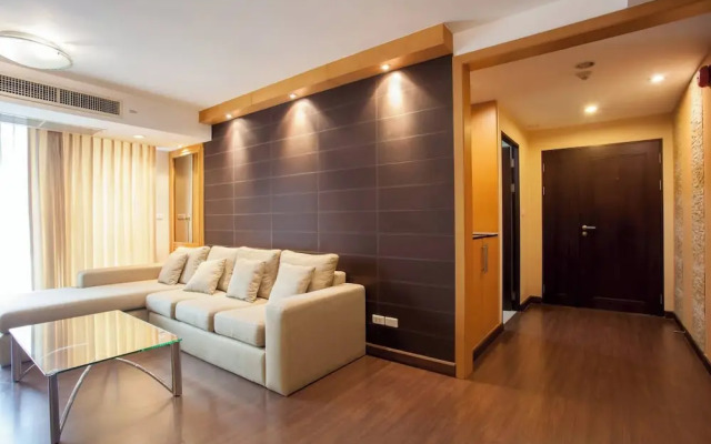 5A - 2 Bedroom Downtown Apartment With Shared Pool