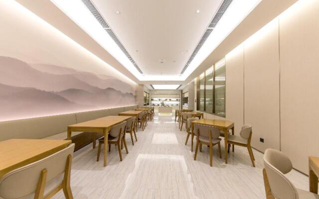 JI Hotel Dalian North Station