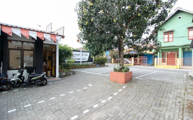 RedDoorz Plus @ Jalan Damai 2