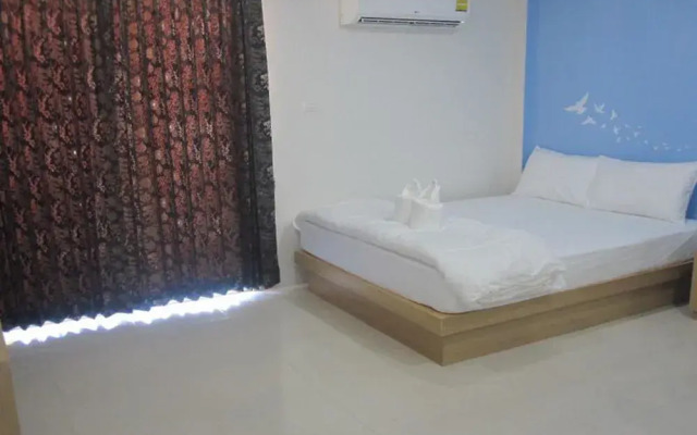 Issara Na Nakhon Living Hotel