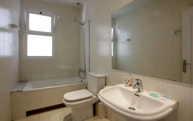 Fisa Rentals Aribau Apartments