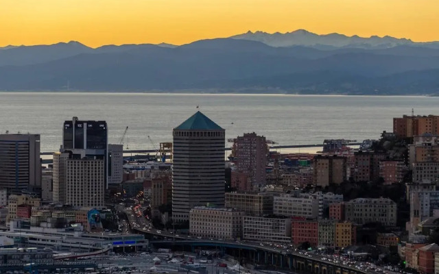 Altido Spacious 2BR Flat w/ Stunning Views