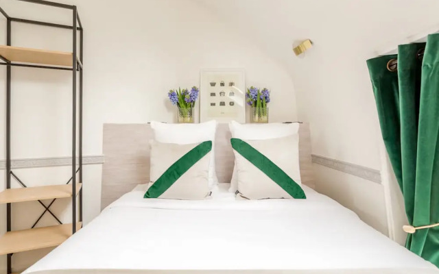 Merveil Luxury Suites - Royale - Saint Honore view