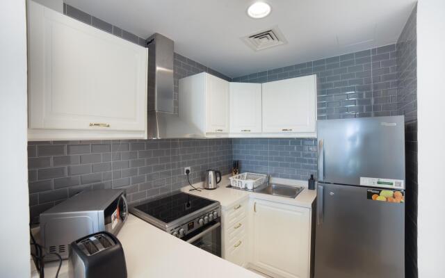Luxe Studio Near Discovery Gardens Metro Station