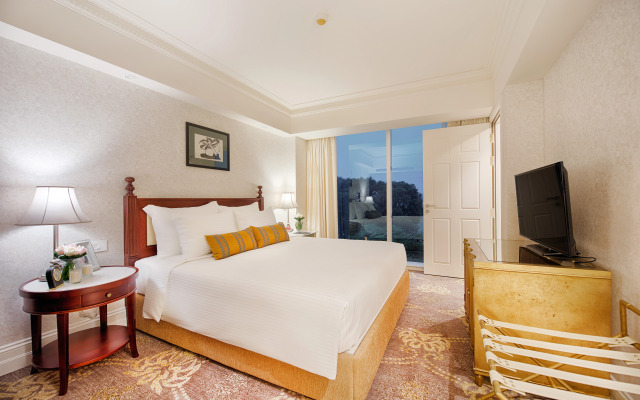 Apricot Hotel