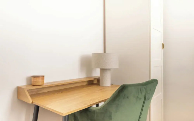Sanders Noble - Fantastic 5-bdr Apt in the Capital