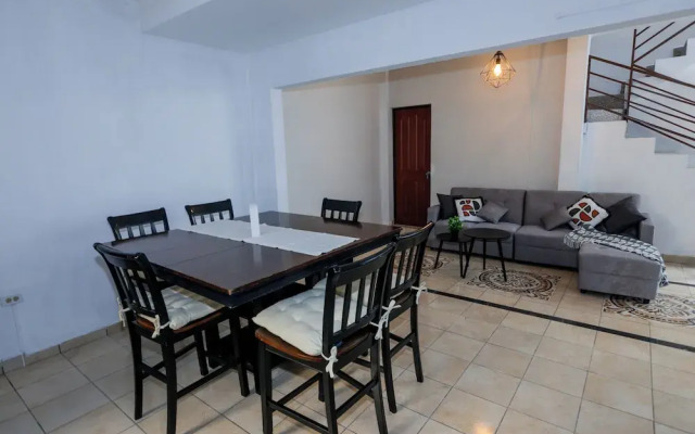 Friendly House