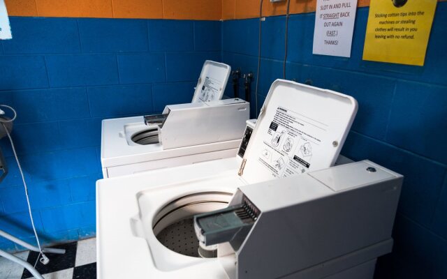 Jump Inn Alice Budget Accommodation
