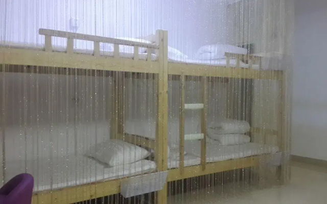 Yujiang International Hostel Jingji 100 Branch