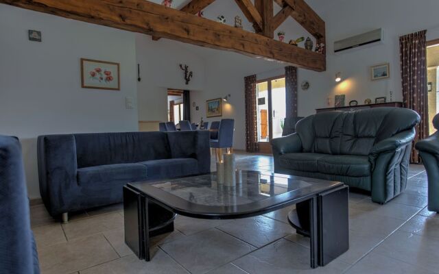 Lively Villa in Félines-minervois With Pool