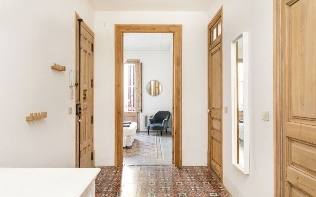 Spacious and luminous flat with balcony