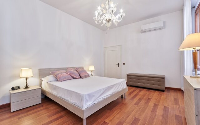 Tolentini Canal View Apartment