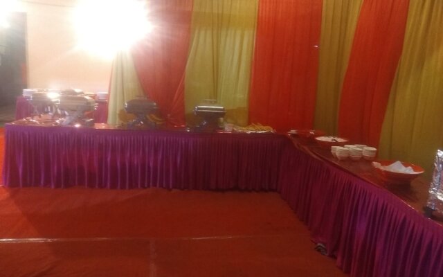 JK Rooms 126 Parashar Legacy - Station