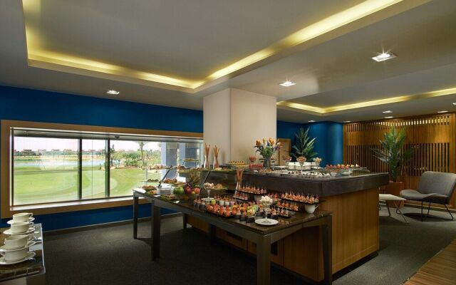 El Ein Bay Movenpick Hotel