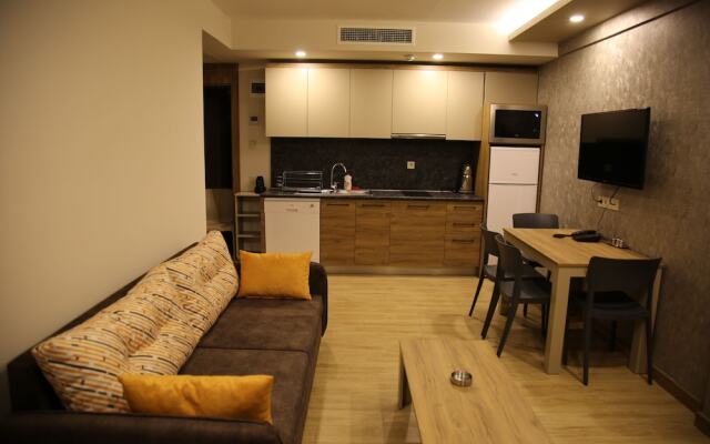 Golden World Suite Hotel