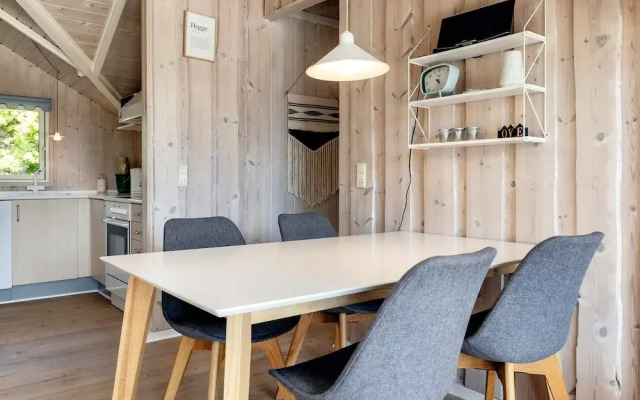6 Person Holiday Home in Vaeggerlose
