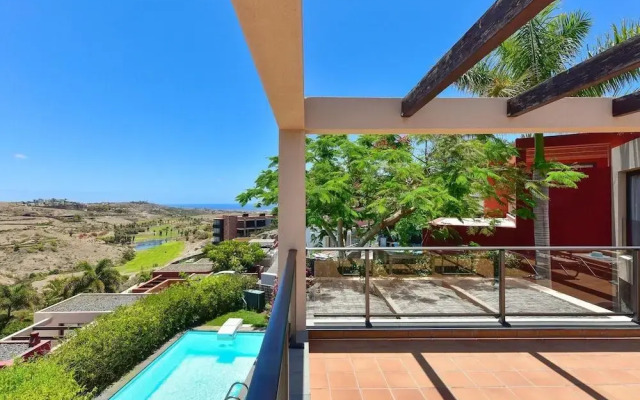 Bungalow With Communal Pool in Playa del Ingles