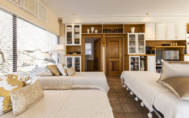 Vaal River YOLO Spaces – Vaal River Bush Lodge
