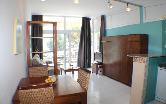 Almadraba F2 in Roses