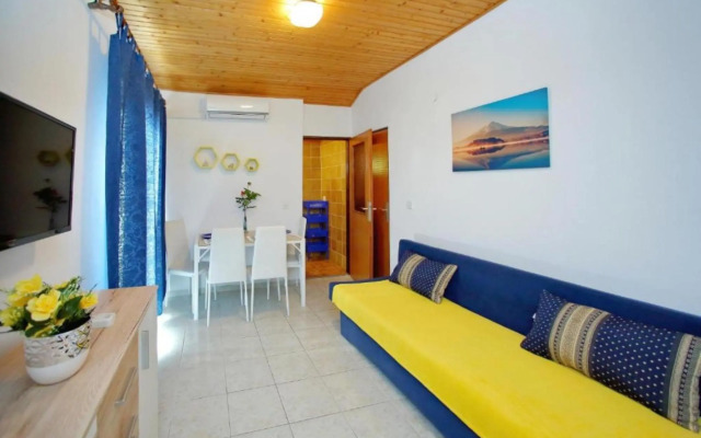 More - 600 m From Beach - SA4