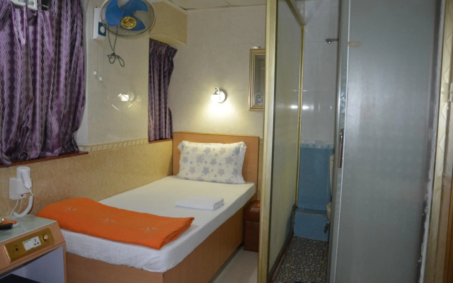 Everest Hostel