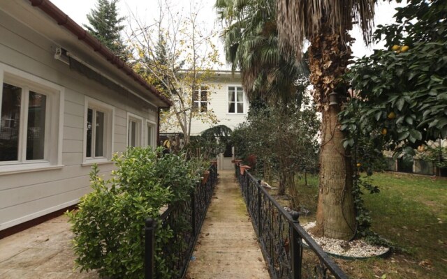 Luxury Pavilion With Bosphorus View in Beylerbeyi