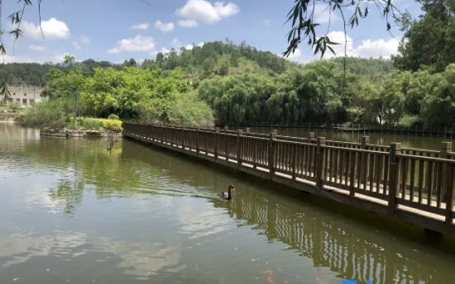 Hetang Yuechun Hotel