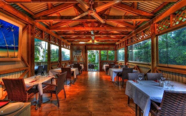 Rainforest Castaways Resort and Spa