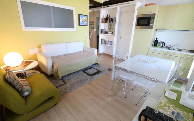 1 bedroom Suquet, 6 min from the Palais, balcony city & port view 220