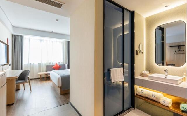 Shanghai Songjiang Sheshan LanOuShangPin Hotel