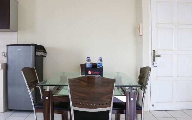 Elegant And Homey 2Br Puri Garden Apartment