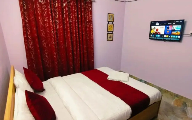 Goroomgo Rail View Guest House Puri
