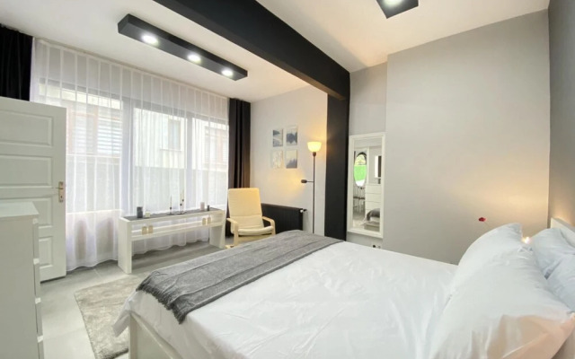 Flat Near Bagdat Street With Chic Interior Design