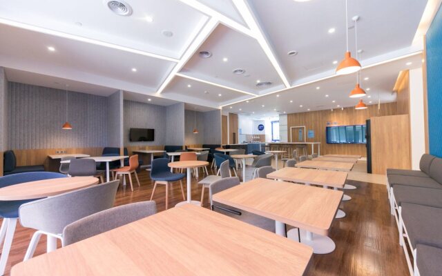 Holiday Inn Express Shanghai Tangzhen by IHG