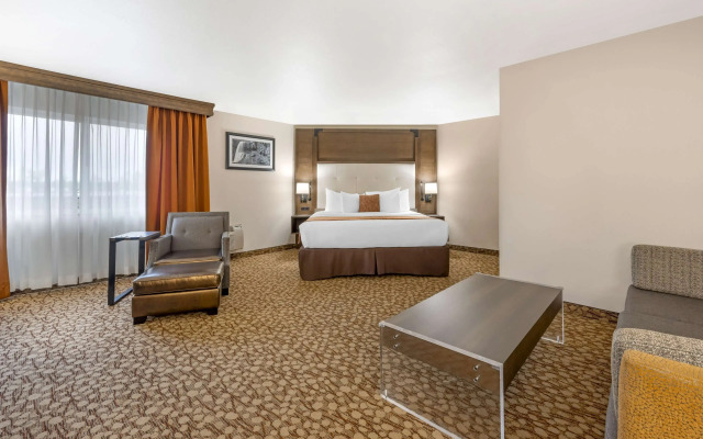 Best Western Plus Mill Creek Inn