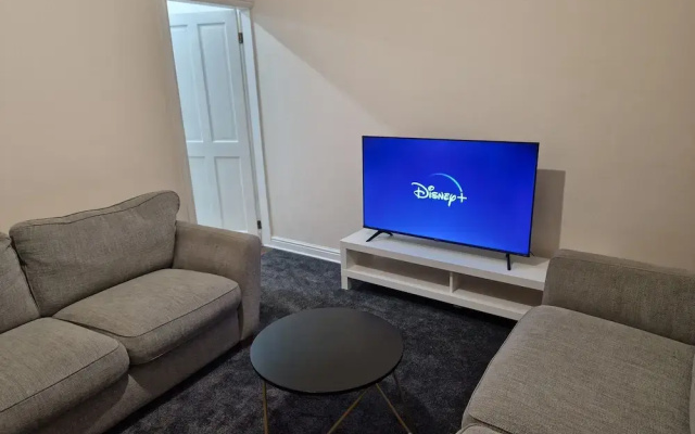Homely 3-bed House in Bham 15 min From City Centre