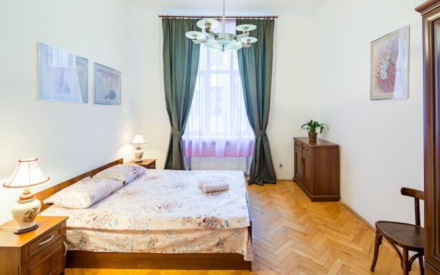 Three rooms on Hnatyuka 3