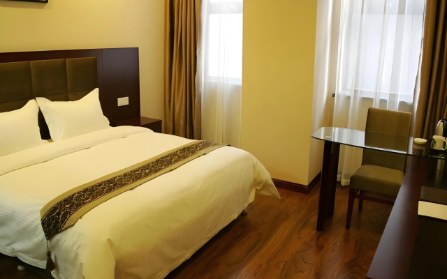 GreenTree Inn LiaoYuan Longshan District Train station Longjihuadian Hotel_